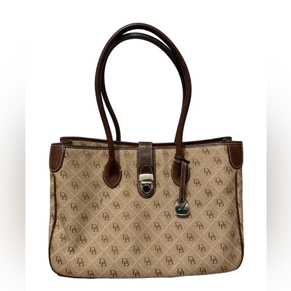 Dooney & Bourke Handbags - Dooney Bourke Tan Sig Shoulder Bag